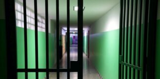 Evasione dal carcere minorile di Milano, si costituisce uno dei 5 in fuga