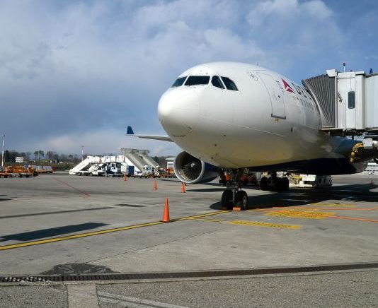 Olbia intitola l’aeroporto al principe ismaelita Karim Aga Khan IV