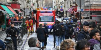 Sparatoria a Parigi, tre morti. Scontri fra polizia e comunità curda