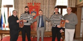 Premiati i due gondolieri che avevano salvato un uomo dall’annegamento
