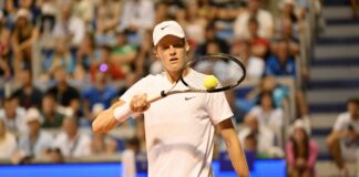 Problemi all’anca per Sinner, fuori ai quarti ad Adelaide