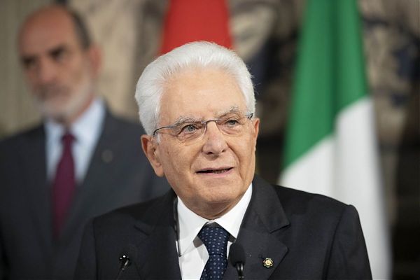 Mattarella “Il Tricolore è simbolo di unità e indivisibilità del Paese”