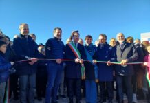 Piazza sopraelevata a Cinisello Balsamo, Salvini e Fontana al taglio del nastro