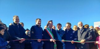 Piazza sopraelevata a Cinisello Balsamo, Salvini e Fontana al taglio del nastro