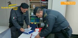 Fabbrica di diplomi falsi nel Foggiano, 3 arresti e perquisizioni