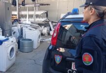 Cimitero di rifiuti a pochi metri dal fiume Sarno, 3 denunce nel Napoletano