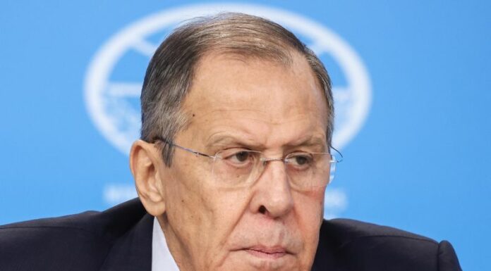 Ucraina, Lavrov “Negoziati con Zelensky fuori discussione”