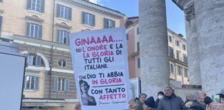 Gina Lollobrigida, a Roma l’ultimo saluto alla “Bersagliera”