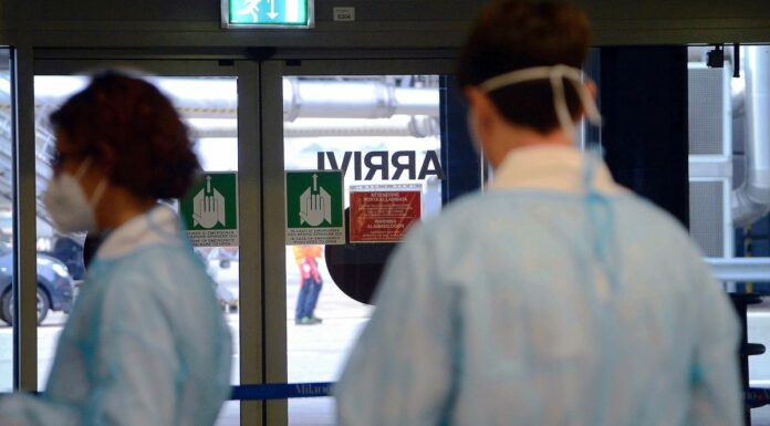 Covid, in Italia calano incidenza e Rt