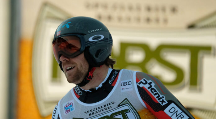 Kilde vince la discesa bis a Kitzbuehel, Casse ai piedi del podio