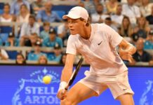 Sinner si ferma agli ottavi degli Australian Open, vince Tsitsipas