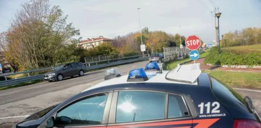 Scontro tra un suv e uno scooter in Versilia, morto un 17enne. Conducente dell’auto in fuga senza chiamare i soccorsi