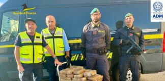 Sequestrati al porto di Livorno 180 kg di cocaina nascosta tra le banane