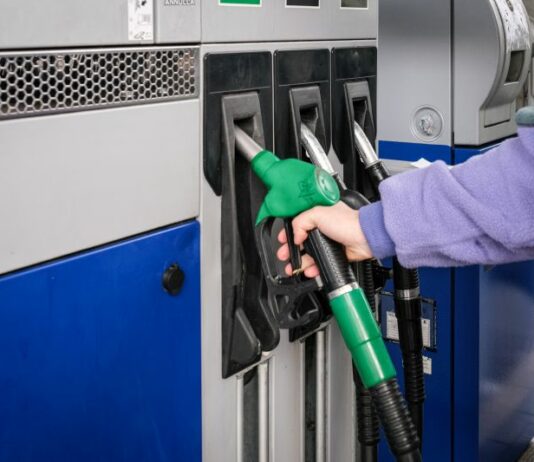 Decreto carburanti, Mimit e Mef insieme alla Guardia di Finanza avviano i controlli sul rispetto dei prezzi