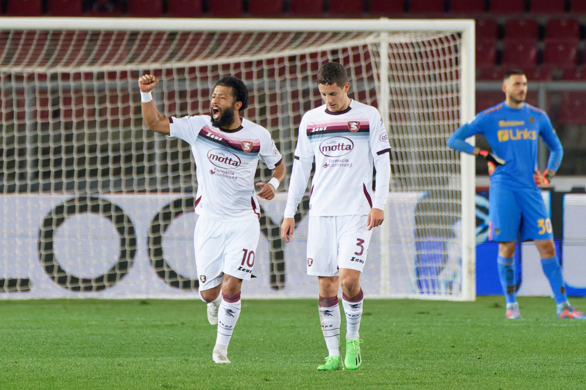 Vittoria e sorpasso, la Salernitana passa 2-1 a Lecce