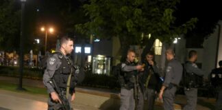 Attacco terroristico a Gerusalemme, diversi morti e attentatore ucciso