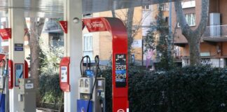 Carburanti, confermato lo sciopero dopo incontro tra gestori e Urso
