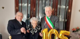 Festa a Castellammare Del Golfo per i 105 anni di nonna Maria