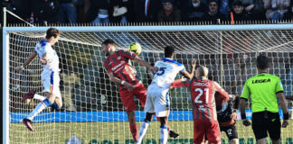 Baschirotto e Strefezza, il Lecce espugna Cremona