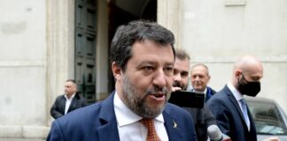 Governo, Salvini “Doveva cascare il mondo e invece bollette scendono”