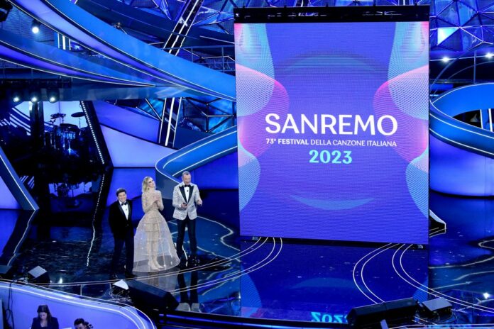 Sanremo, 73° Festival della Canzone italiana, Prima Serata. I conduttori