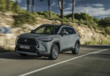 Toyota Corolla Cross disponibile con nuovo 1.8 full hybrid