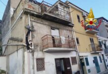 Fuga di gas ed esplosione in palazzina a Palermo, evacuate abitazioni
