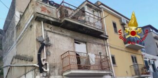 Fuga di gas ed esplosione in palazzina a Palermo, evacuate abitazioni