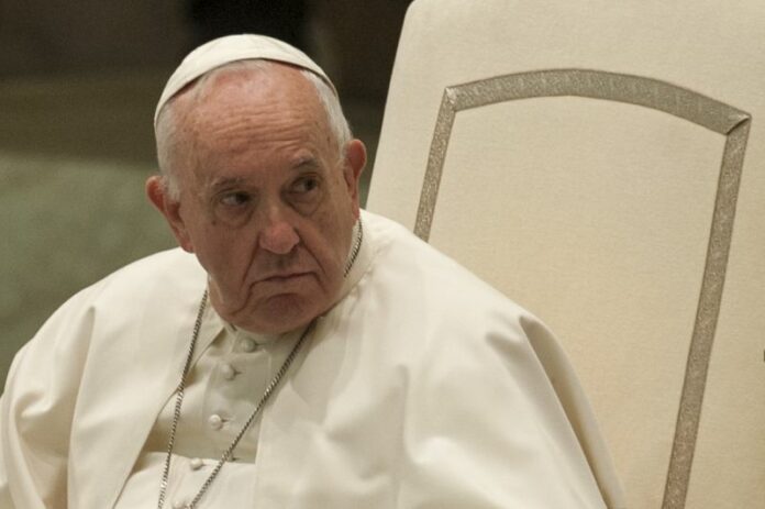 Roma, Papa Francesco durante l'udienza generale settimanale nell'Aula Paolo VI.