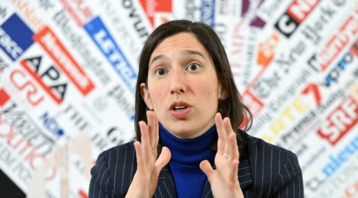 Centrodestra, Schlein “è diviso, facciamo esplodere le contraddizioni”