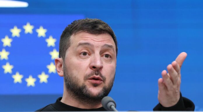 Ucraina, Zelensky “Meloni donna forte”. Berlusconi? “Gli mando vodka”