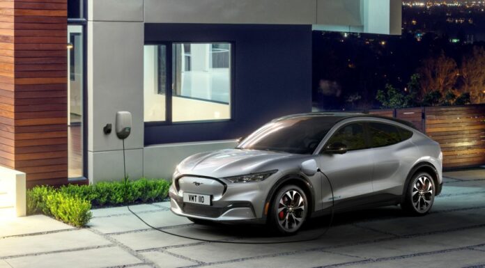 Ford amplia la scelta di motorizzazioni per Mustang Mach-E