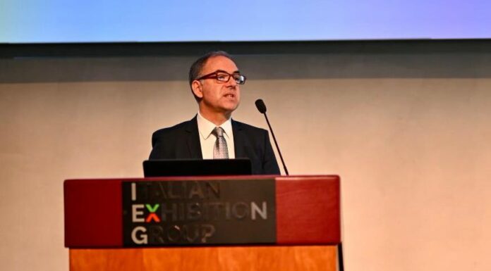 Consumi, bere e mangiare fuori casa è “fondamentale” per gli italiani