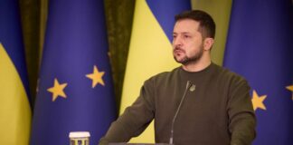 Ucraina, Zelensky “Berlusconi? Non ha avuto casa bombardata dai russi”