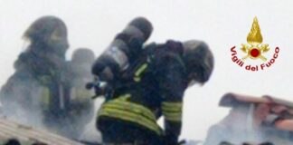 Milano, incendio su un tetto a Rosate. Evacuate nove persone