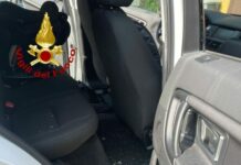Corbetta, neonata rimane chiusa in auto. Liberata dai Vigili del Fuoco