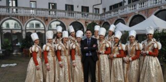 Le Marie del Carnevale di Venezia in cucina con gli studenti della Barbarigo