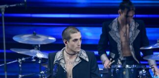 Sanremo, i Maneskin infiammano l’Ariston. Egonu “Amo l’Italia”. Mengoni si conferma in testa alla classifica