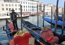 A Ca’ Farsetti la premiazione dei “gondolieri anziani”
