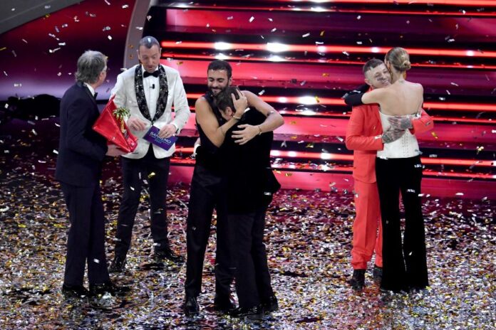 Sanremo, 73° Festival della Canzone italiana, Serata Finale. Marco Mengoni Vince il Festival