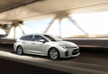 Suzuki presenta la Swace Hybrid 140