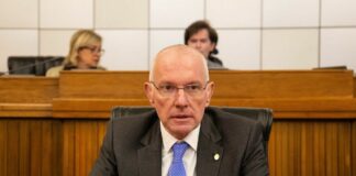 Testolin eletto presidente della Regione Valle d’Aosta