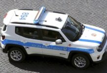 Stellantis, 40 Jeep Renegade 4xe per la Polizia locale di Roma