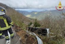 Pullman fuori strada nel Messinese, alcuni passeggeri feriti
