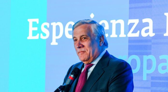 Migranti, Tajani “L’Italia non può affrontare l’emergenza da sola”