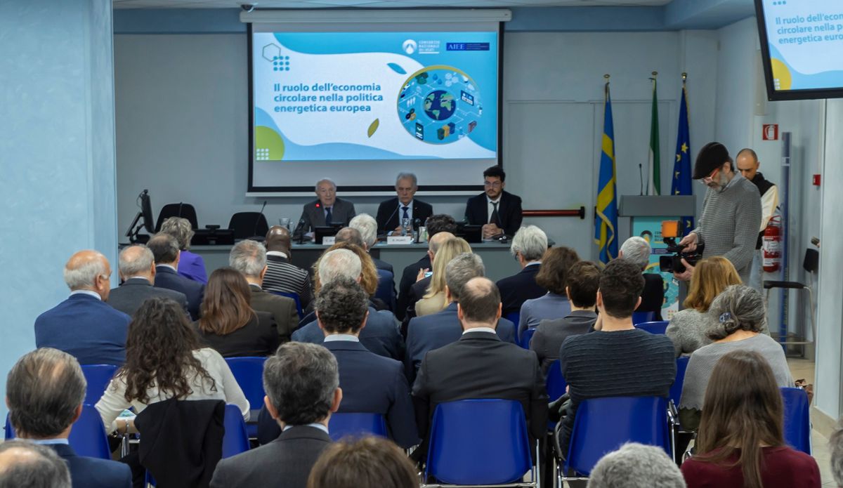 Economia circolare e transizione energetica un’unica sfida per il futuro Economia circolare e transizione energetica un’unica sfida per il futuro