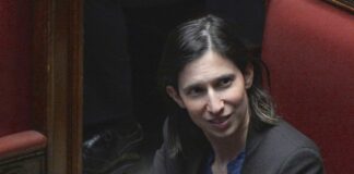 Immigrazione, Schlein “Si abolisca e si riscriva la legge Bossi-Fini”