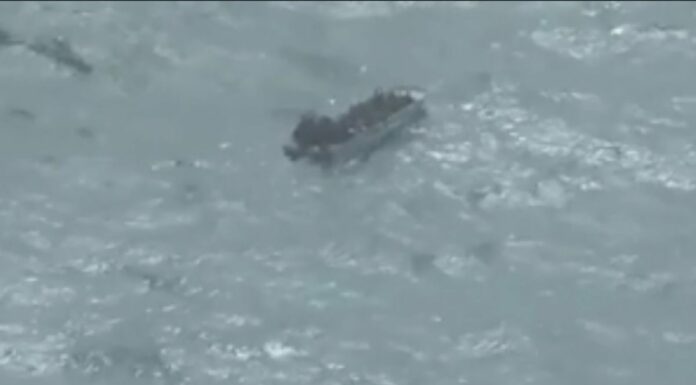 Naufragio al largo della Libia, 17 migranti salvati e 30 dispersi