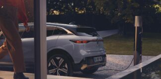 Renault lancia app “Plug Inn” per trovare punti di ricarica privati