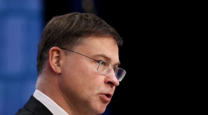 Ue, Dombrovskis “Passi avanti verso nuove regole di bilancio”